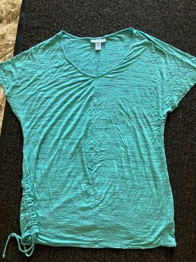 Motherhood Maternity V-Neck Ruched Side Tee in Teal Green